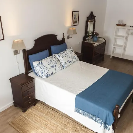 ゲストハウス Berlenga アトウギア・ダ・バレイア